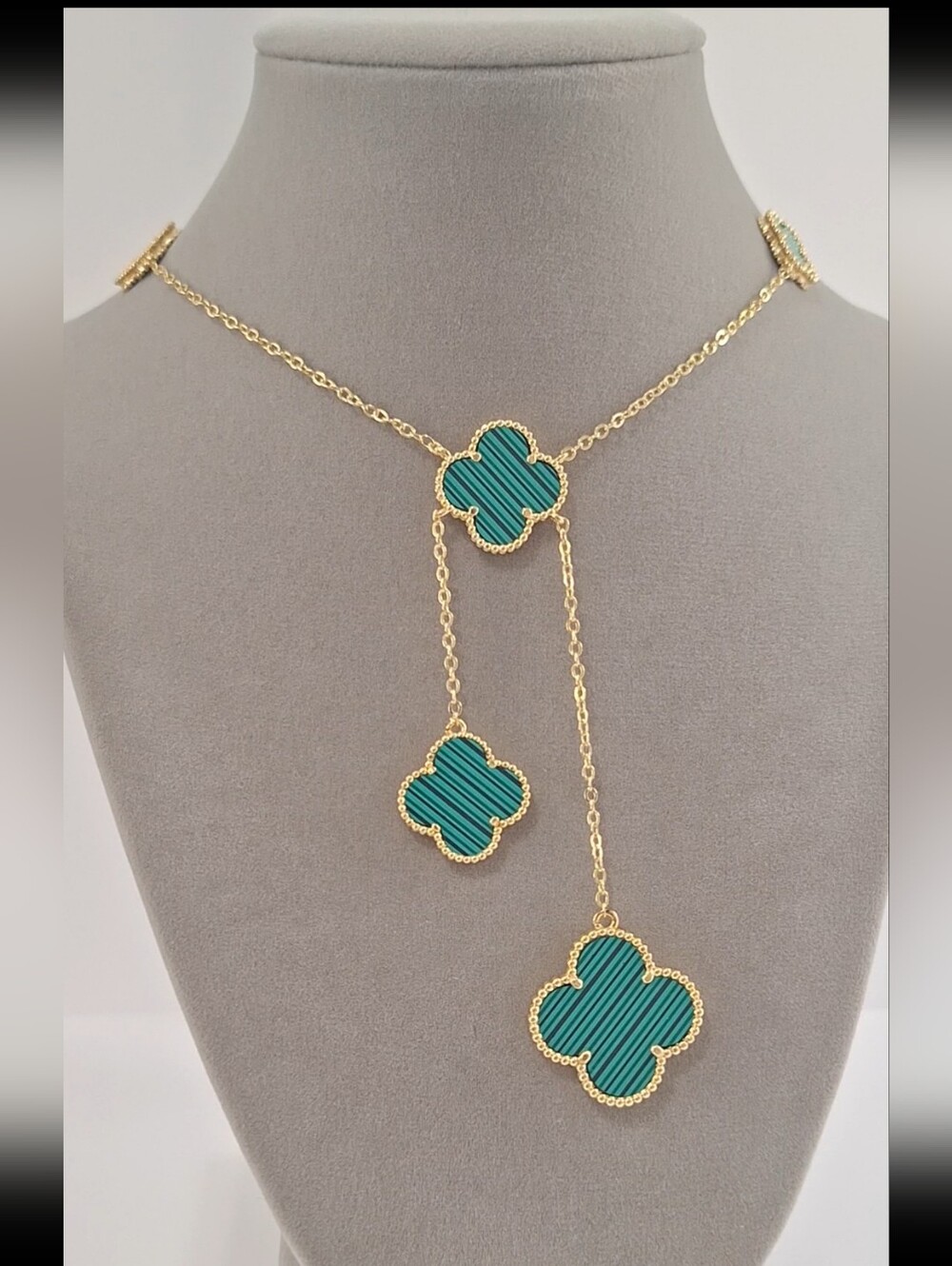 Green Clovers Double Pendants necklace